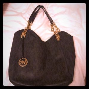 Micheal Kors purse